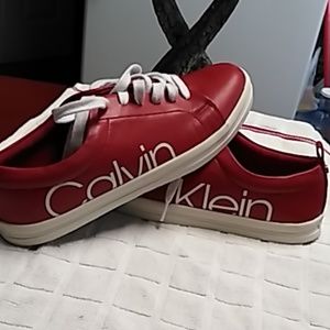 Calvin Klein women's Madie